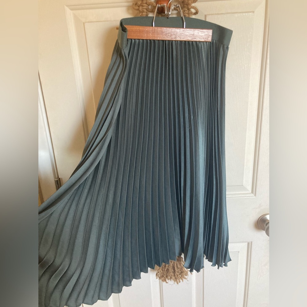 H&M Dusty Teal Pleated Midi Skirt ~ Size M